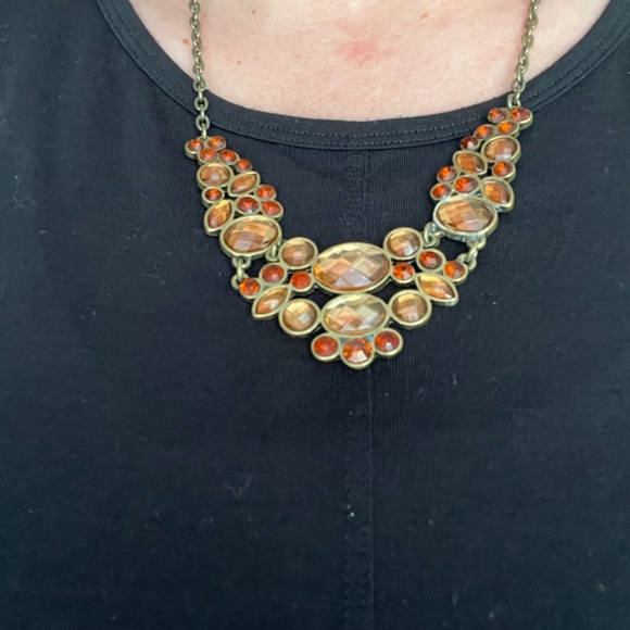 Brown statement necklace - Picture 3 of 3